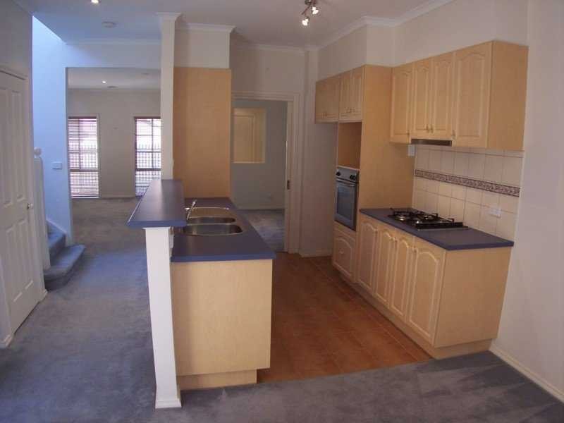 35 The Crest, Attwood VIC 3049