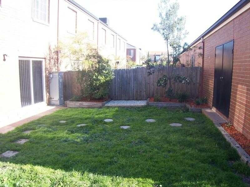 35 The Crest, Attwood VIC 3049