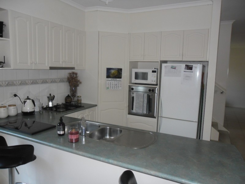 12 The Crest, Attwood VIC 3049