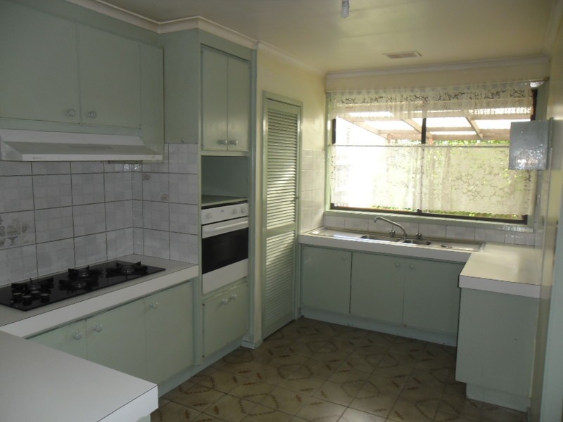 33 North Circular Road, Gladstone Park VIC 3043