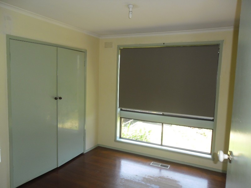 33 North Circular Road, Gladstone Park VIC 3043