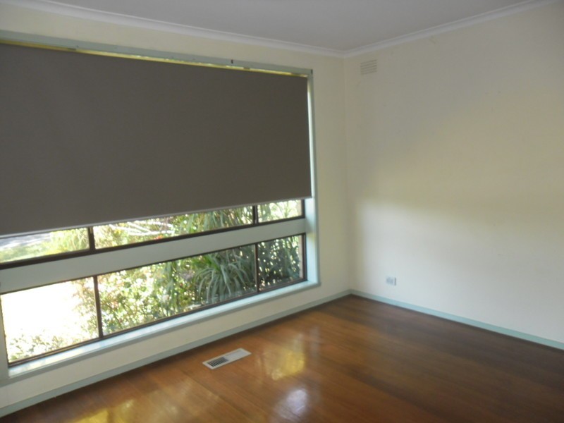 33 North Circular Road, Gladstone Park VIC 3043