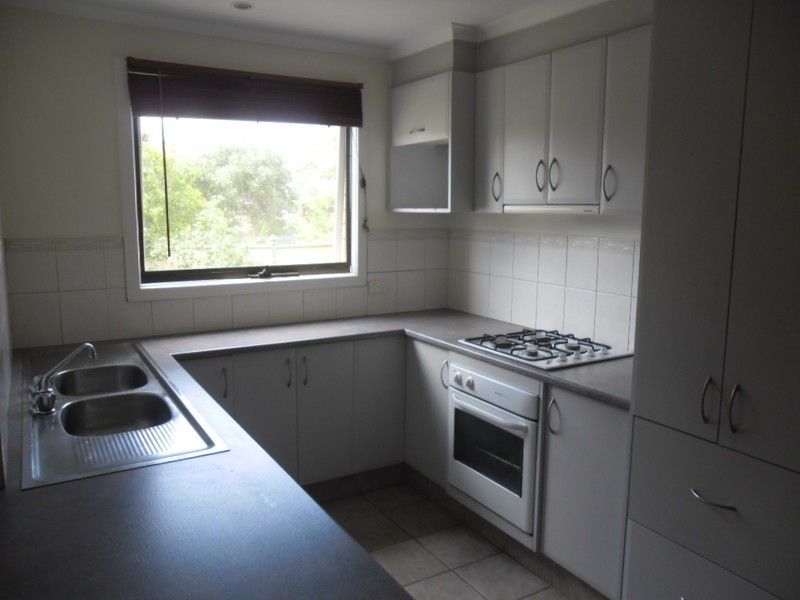 37 Samara Grove, Gladstone Park VIC 3043