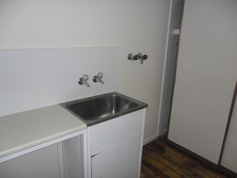 37 Samara Grove, Gladstone Park VIC 3043