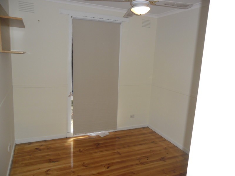 37 Samara Grove, Gladstone Park VIC 3043