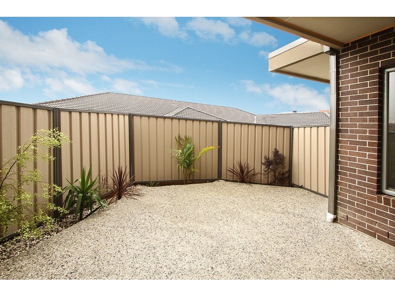 2/6 Linlithgow Court, Greenvale VIC 3059