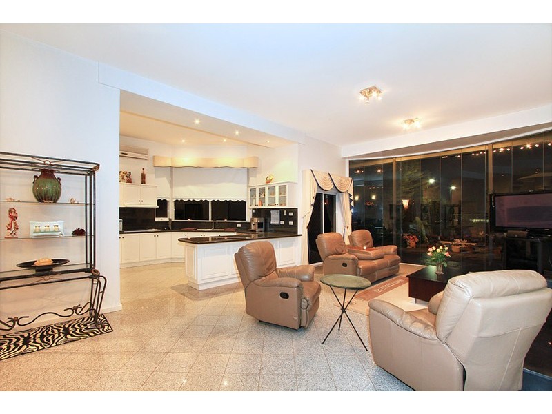 8 Elliot Court, Greenvale VIC 3059