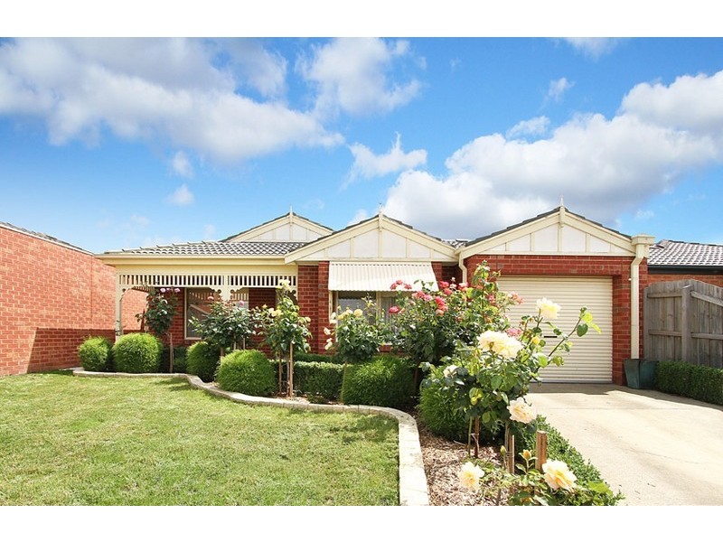 12 Salween Crescent, Roxburgh Park VIC 3064