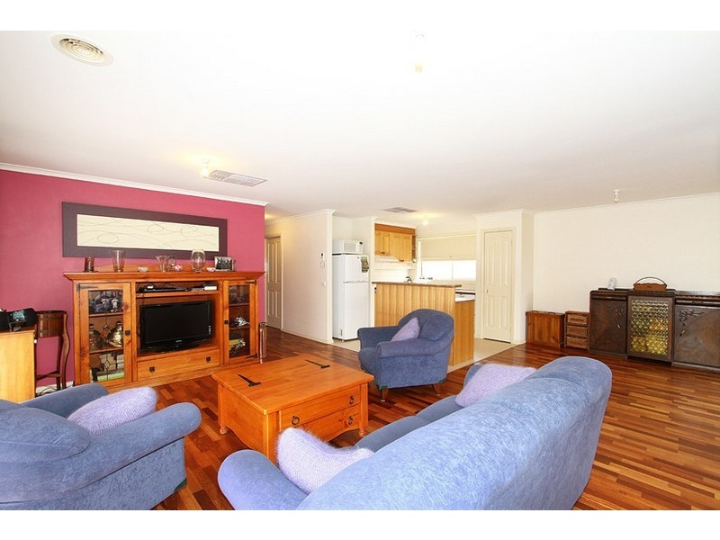 12 Salween Crescent, Roxburgh Park VIC 3064