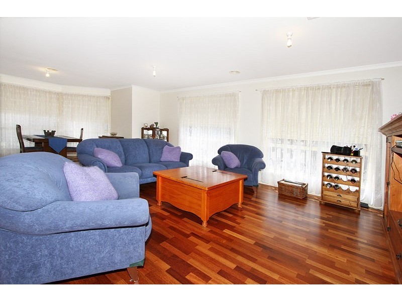 12 Salween Crescent, Roxburgh Park VIC 3064