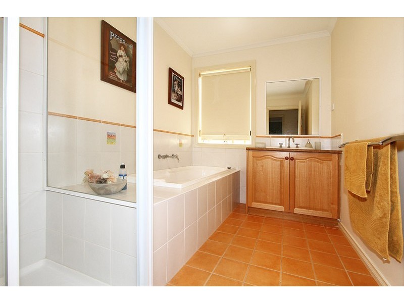 12 Salween Crescent, Roxburgh Park VIC 3064