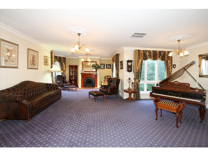 6  Dunfermline Avenue, Greenvale VIC 3059