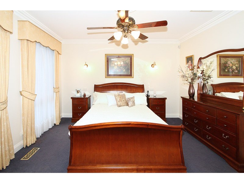 6  Dunfermline Avenue, Greenvale VIC 3059