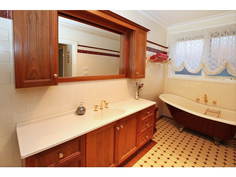 6  Dunfermline Avenue, Greenvale VIC 3059