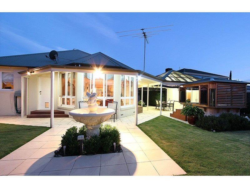 6  Dunfermline Avenue, Greenvale VIC 3059