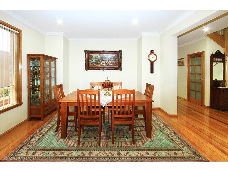 8 Inverie Court, Greenvale VIC 3059