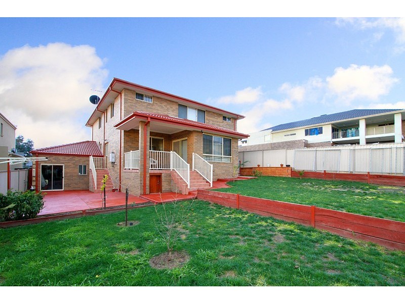 8 Inverie Court, Greenvale VIC 3059