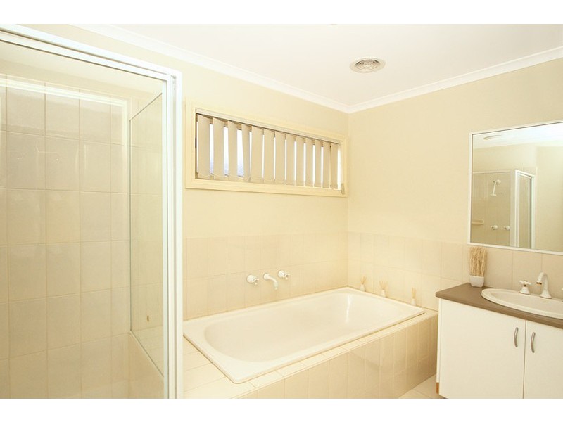 26 Malabar Street, Roxburgh Park VIC 3064