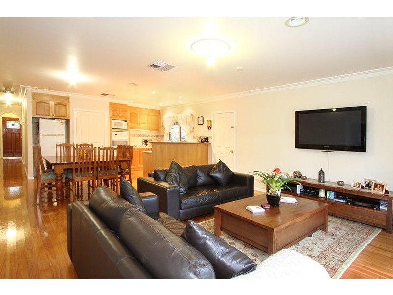 15 Lincolne Crescent, Roxburgh Park VIC 3064