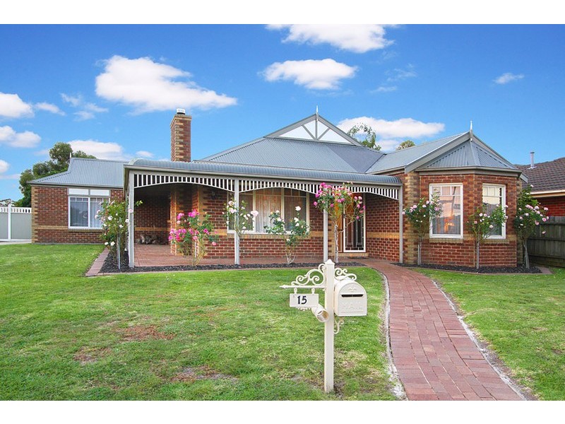 15 Lincolne Crescent, Roxburgh Park VIC 3064