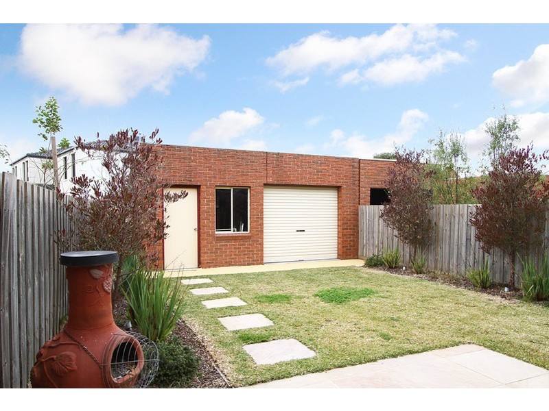 41 Almands Avenue, Roxburgh Park VIC 3064