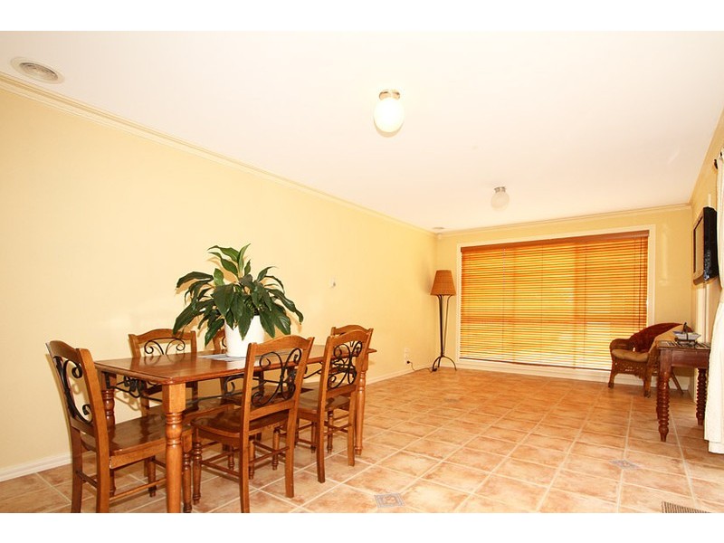 41 Almands Avenue, Roxburgh Park VIC 3064