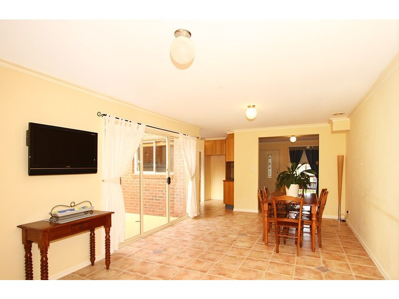 41 Almands Avenue, Roxburgh Park VIC 3064