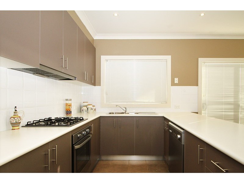 23 Donvale Avenue, Roxburgh Park VIC 3064