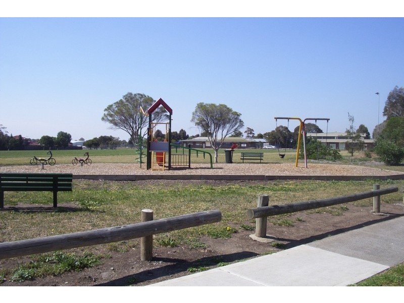 13 North Circular Road, Gladstone Park VIC 3043