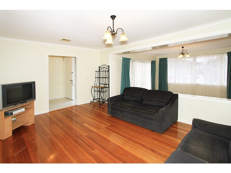 9 North Circular Road, Gladstone Park VIC 3043