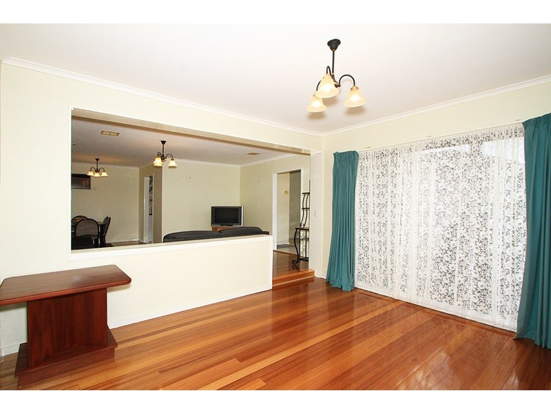 9 North Circular Road, Gladstone Park VIC 3043