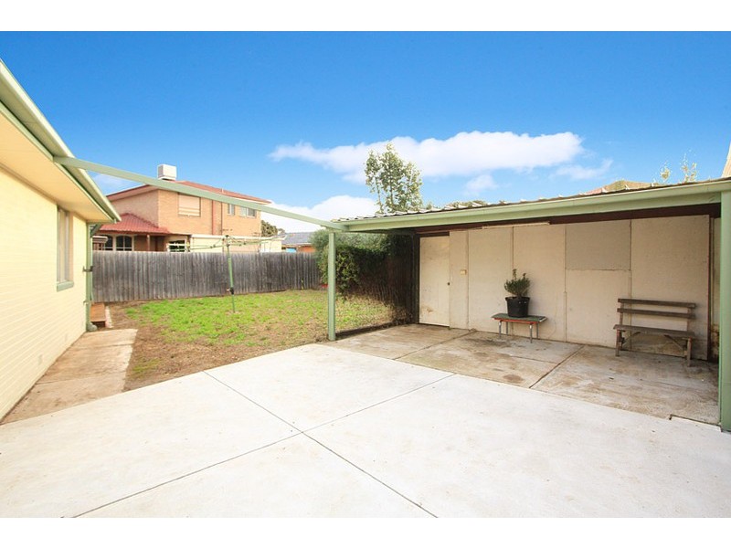 9 North Circular Road, Gladstone Park VIC 3043