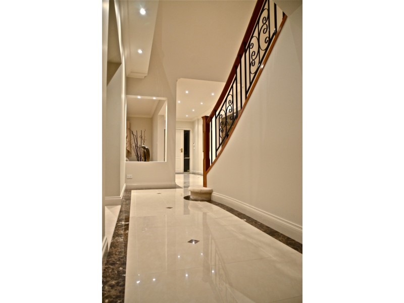 14 Lewiston Grove, Greenvale VIC 3059