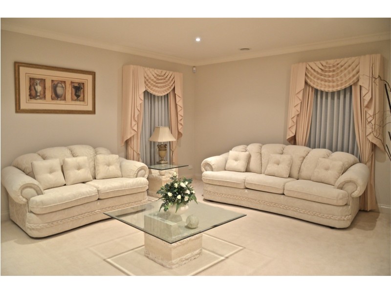 14 Lewiston Grove, Greenvale VIC 3059