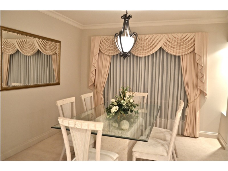 14 Lewiston Grove, Greenvale VIC 3059