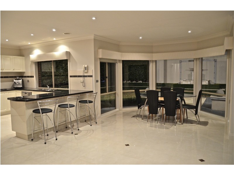 14 Lewiston Grove, Greenvale VIC 3059