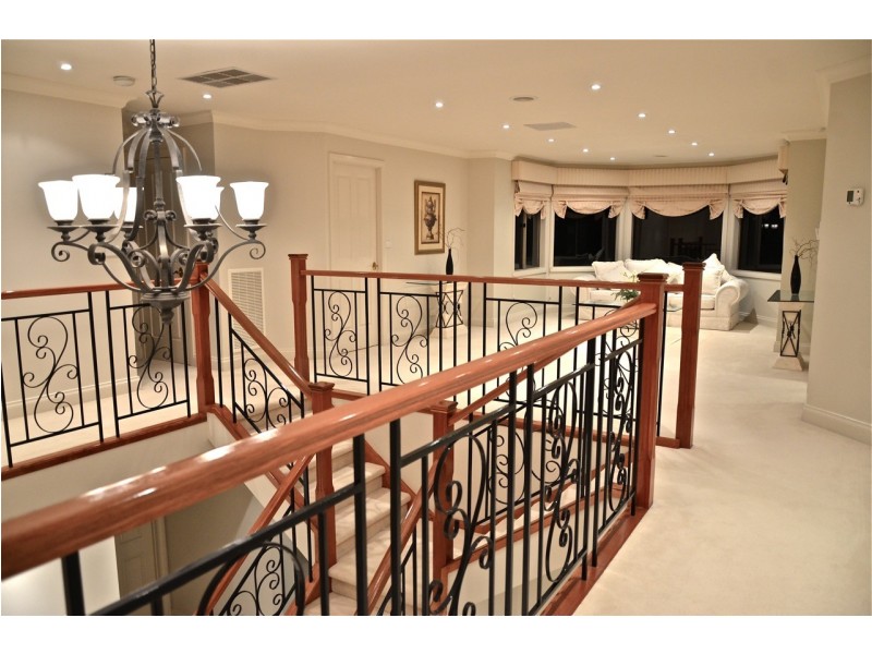 14 Lewiston Grove, Greenvale VIC 3059