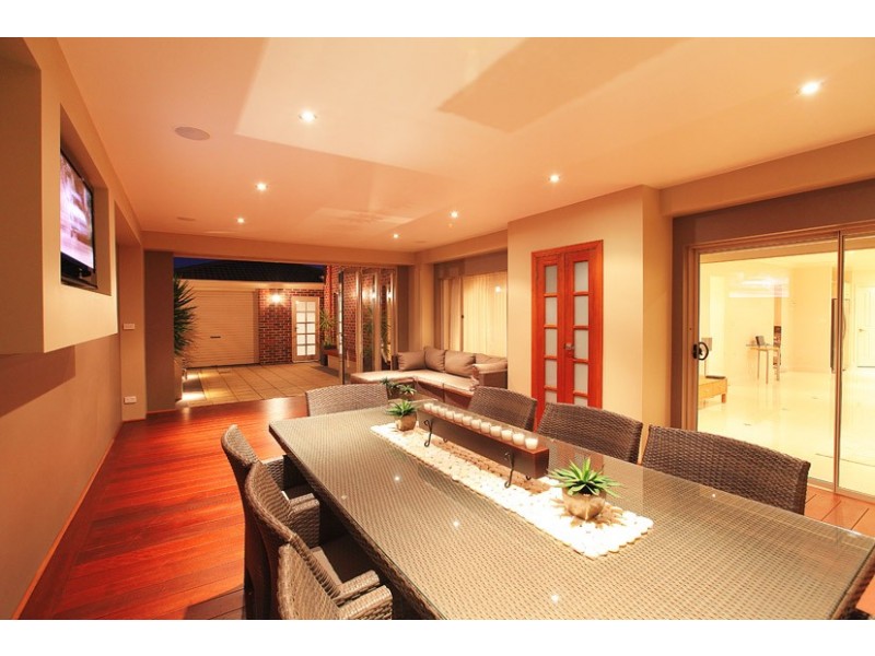 14 Lewiston Grove, Greenvale VIC 3059