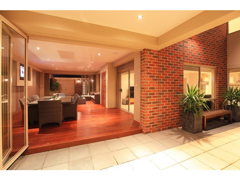 14 Lewiston Grove, Greenvale VIC 3059