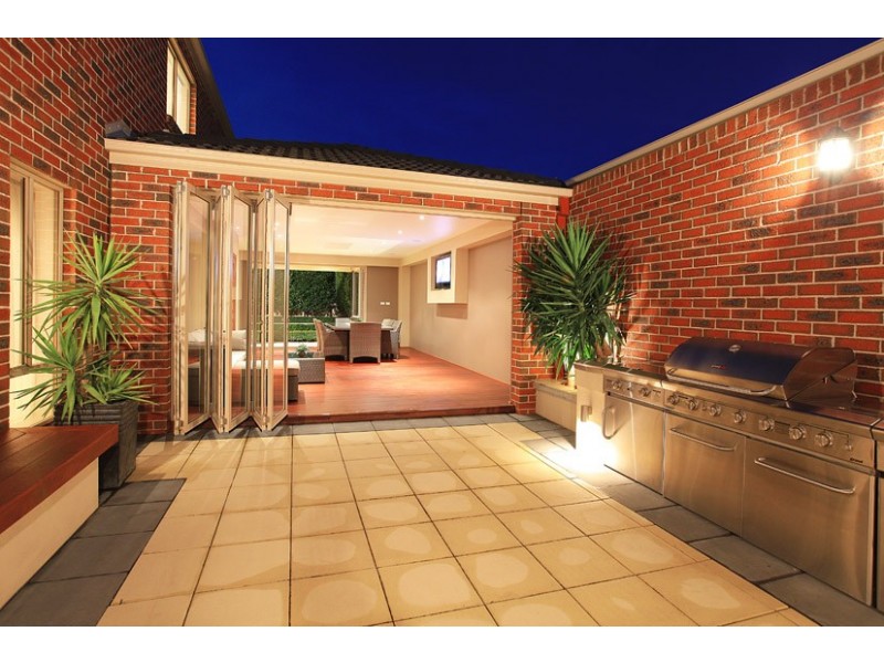 14 Lewiston Grove, Greenvale VIC 3059