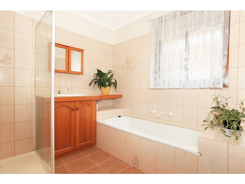 13 Lee Street, Craigieburn VIC 3064