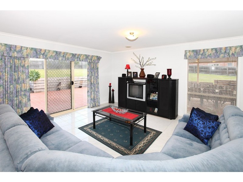 13 Palamino Valley Court, Greenvale VIC 3059