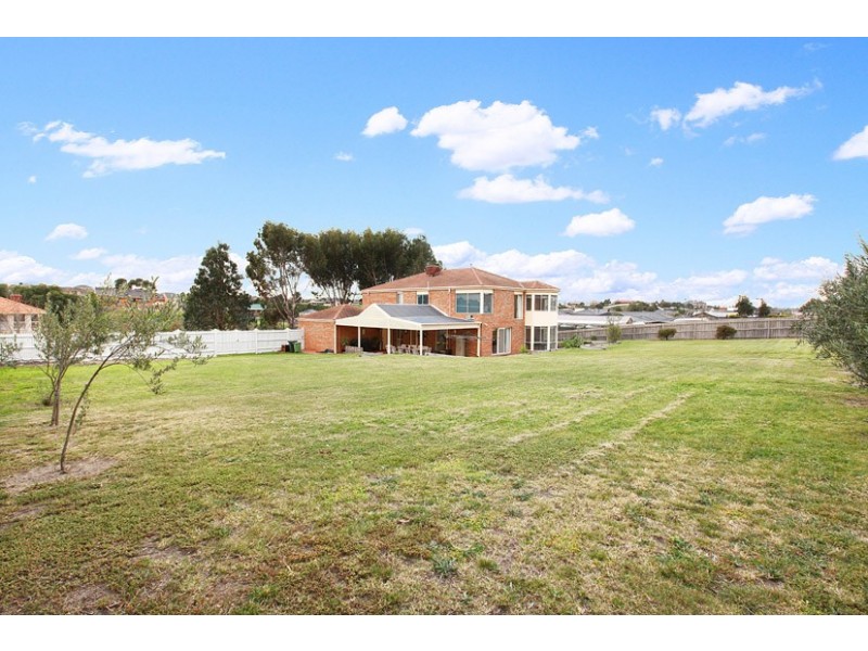 13 Palamino Valley Court, Greenvale VIC 3059