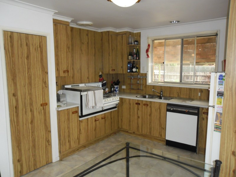 31 Parnell Crescent, Gladstone Park VIC 3043