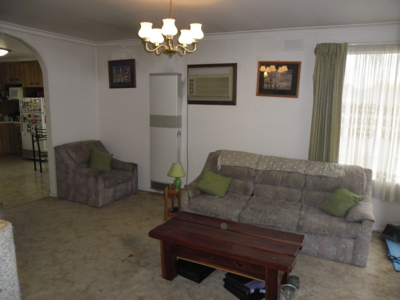 31 Parnell Crescent, Gladstone Park VIC 3043