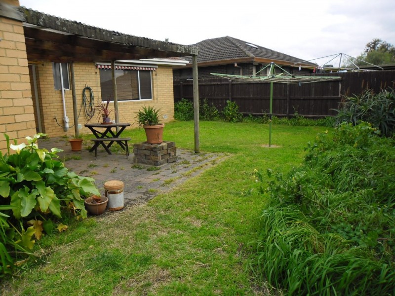 31 Parnell Crescent, Gladstone Park VIC 3043