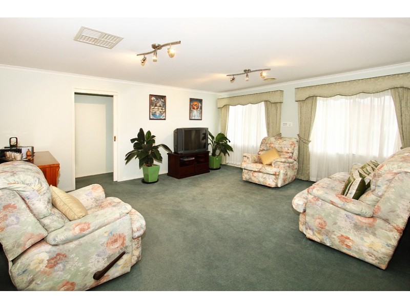 70 Dunfermline Avenue, Greenvale VIC 3059