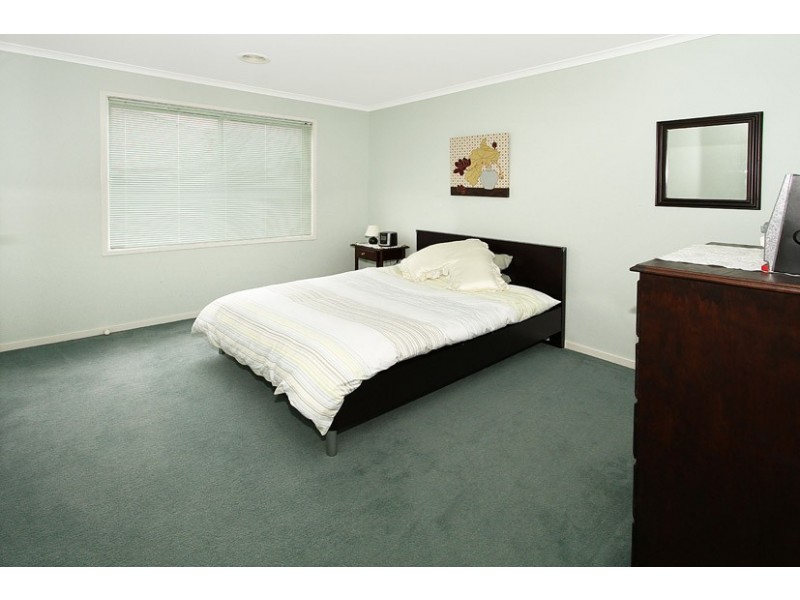 70 Dunfermline Avenue, Greenvale VIC 3059