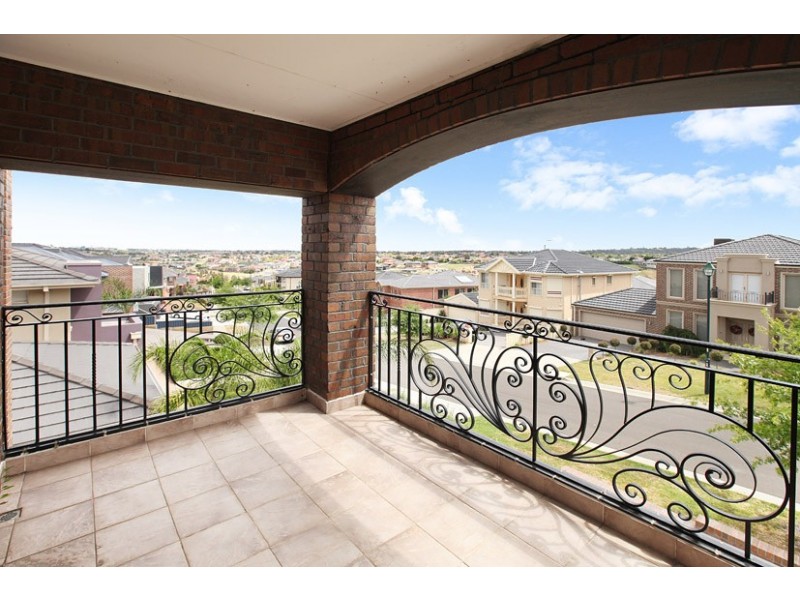36 Fraserburgh Crescent, Greenvale VIC 3059