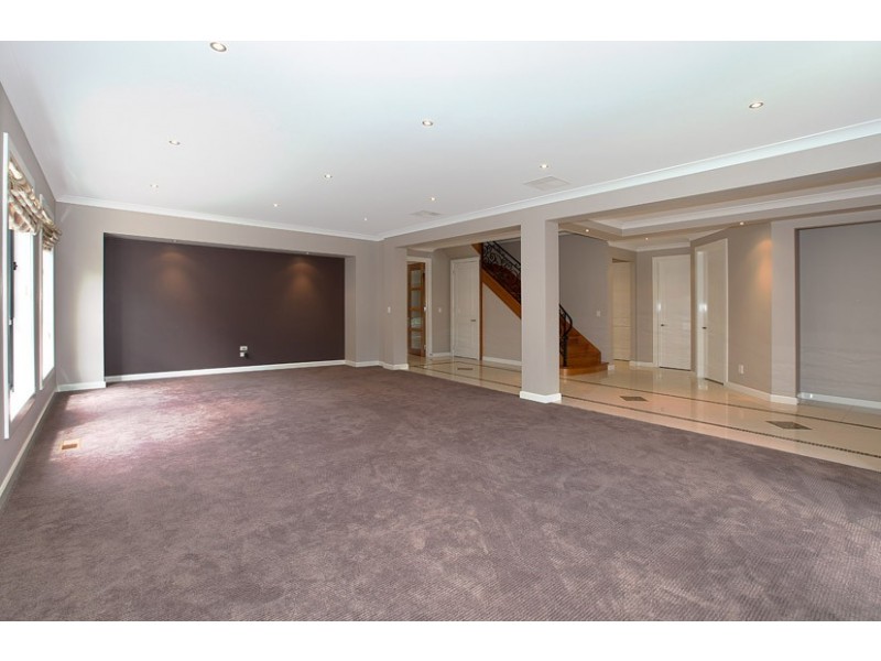 36 Fraserburgh Crescent, Greenvale VIC 3059
